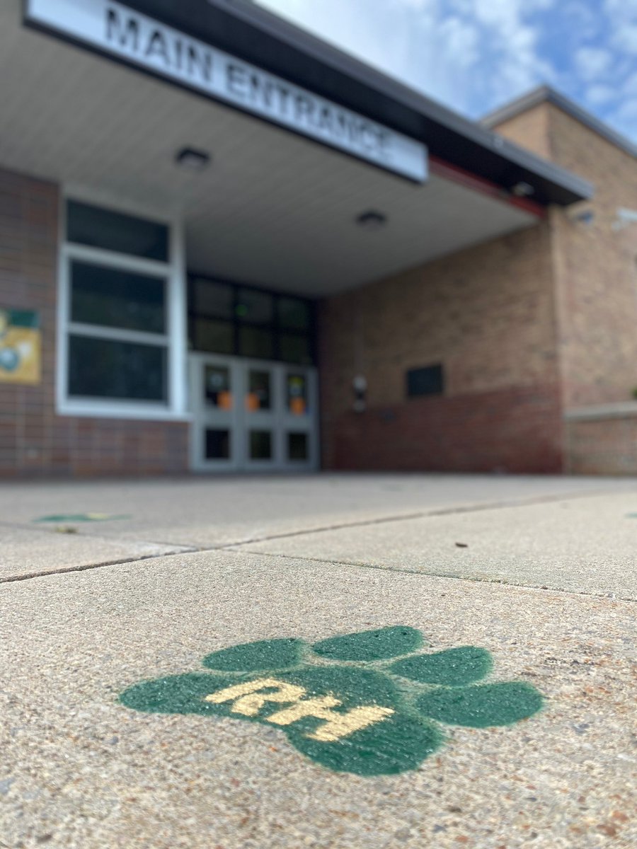 MrsMacko's tweet photo. We are ready at Roth JHS!  I am so excited to welcome Cohort 2 to school on Tuesday and Cohort 1 to school on Thursday!  #RothStrong https://t.co/Hlj0lYHqNS