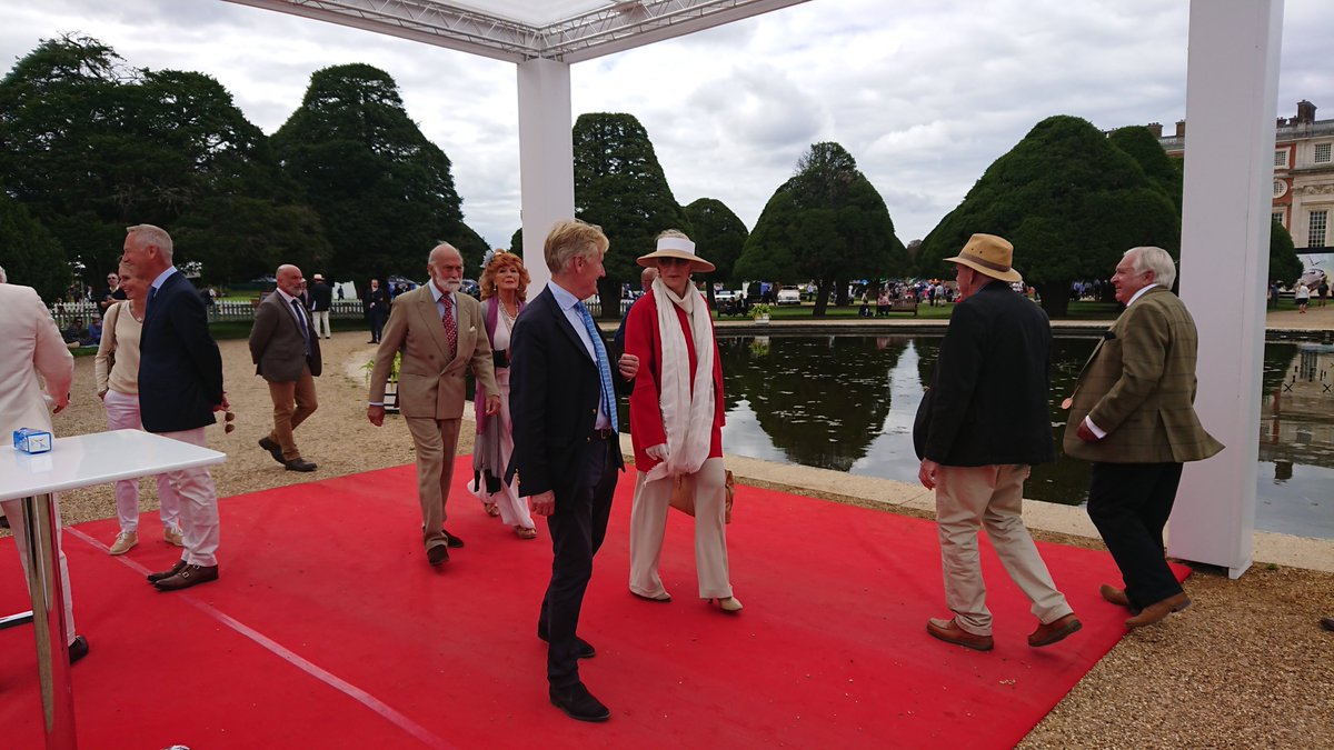 ocrossborder's tweet photo. Great to see @RealRula @ConcoursUK 🇬🇧 today!
#concours2020 #concoursofelegance #HamptonCourtPalace #classiccar #privatewealth #familyoffice #oliviacrossborder https://t.co/iNLmf5Olvo