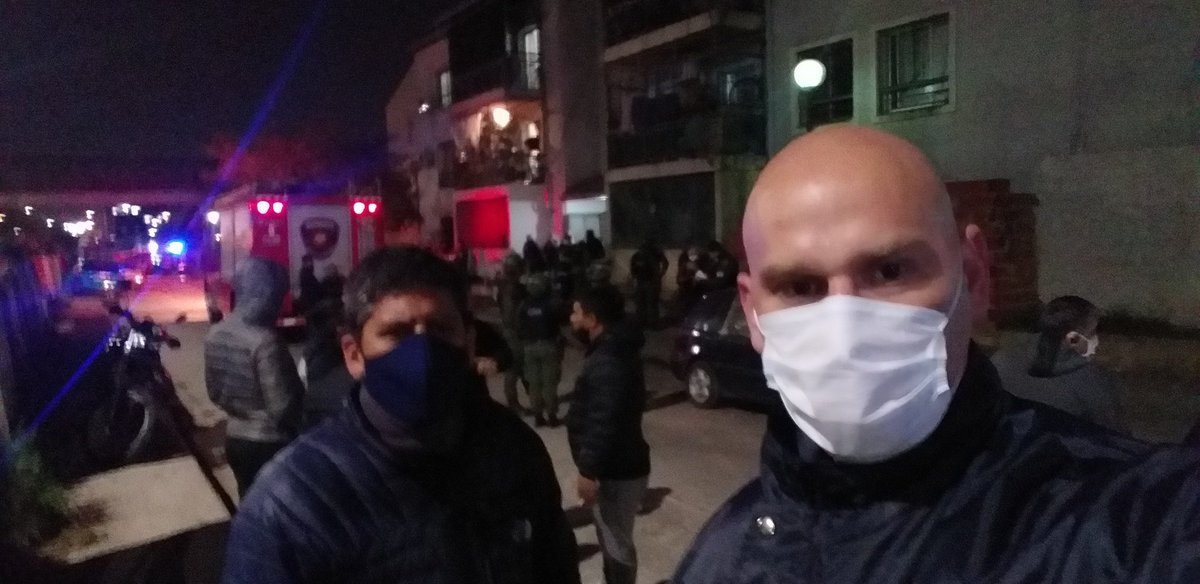 MiguelL16267139's tweet photo. Estado presente 💪✌😷
Gracias @M_ClubTorino por estar siempre al pie del cañón para los vecinos de nuestro barrio ❤✌💪😷 incendio en lacarra 2820 gracias a dios sin víctimas de ningún tipo
#MinisterioDeDesarrolloHumanoyHabitat #DGGIS @Salas_Gabriel @mrgospedini @BillubiMario https://t.co/fdQqxJtLZW