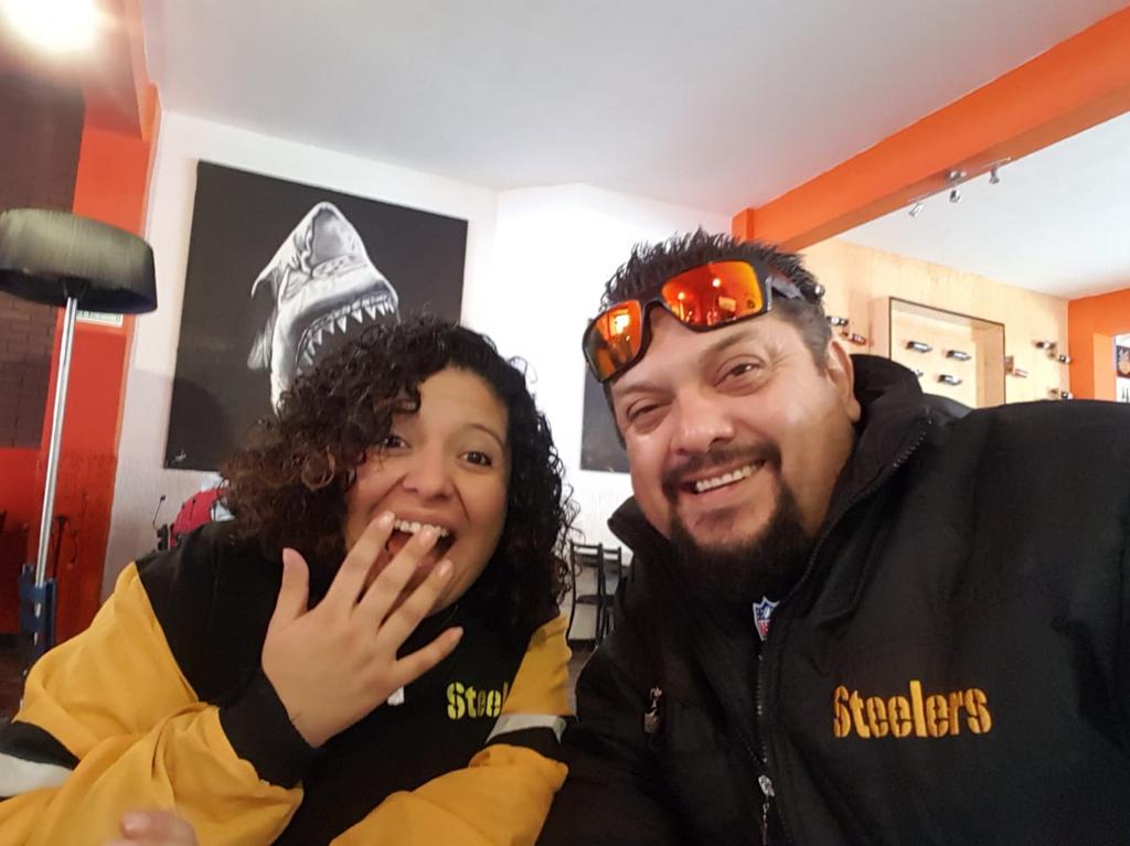 NormaI_Sanchez's tweet photo. Siempre apoyando a los acereros! #steelersworlwide https://t.co/YJLENZhx5Y