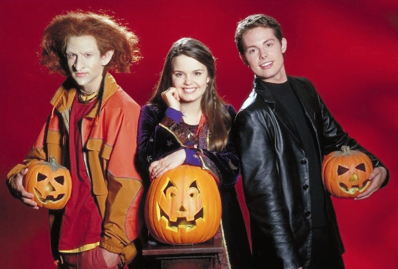 78. Halloweentown II: Kalabar's Revenge (2001) dir. Mary Lambertat least theres a goal that they're trying to achieve and a villain thats interesting tht theyre actively working to stop. we dont really even get to see a lot of halloweentown when you think about it. sad.3/10