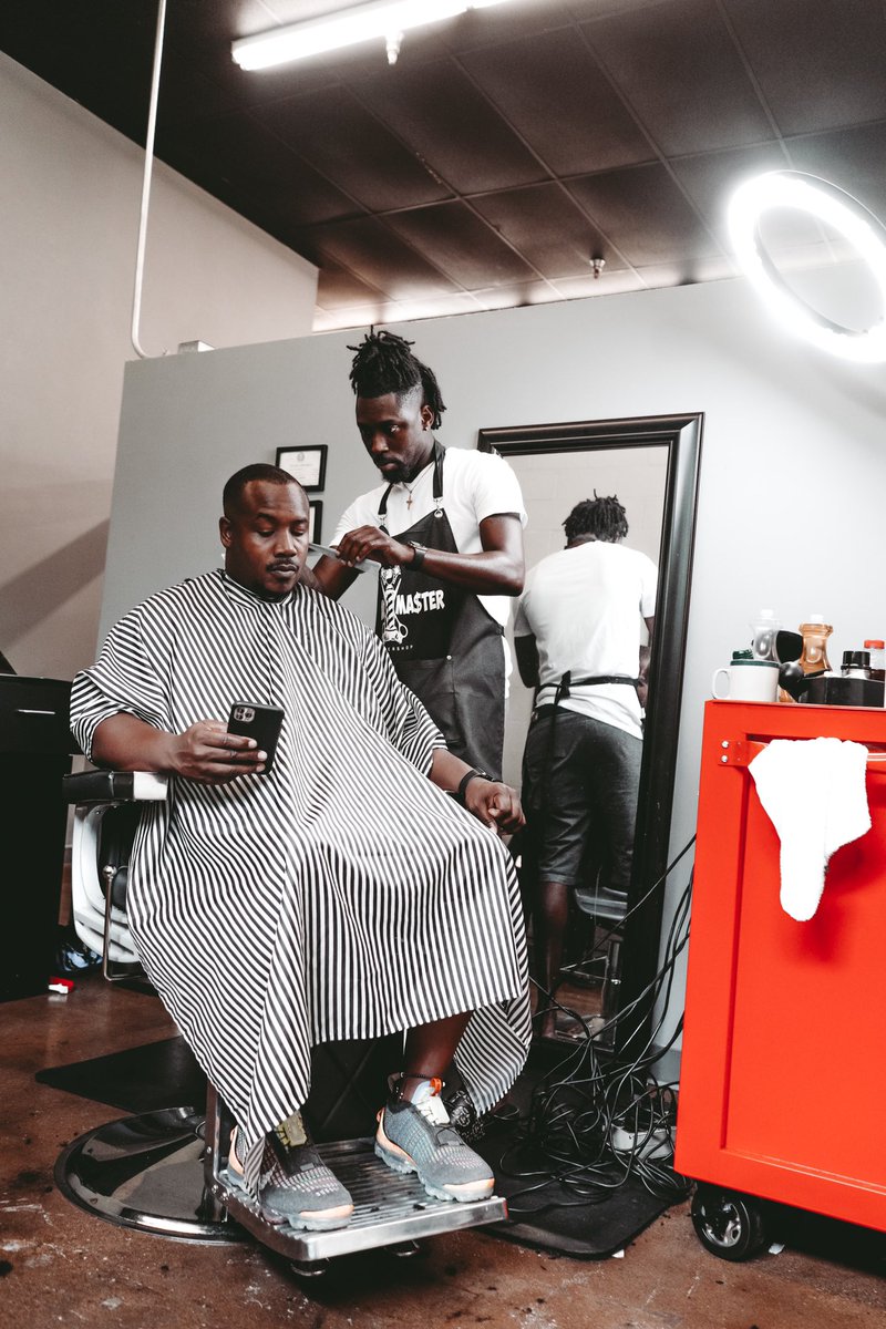 lynnestouch's tweet photo. Video dropping soon 👀 ✂️💈 https://t.co/MsaTxCzeXJ