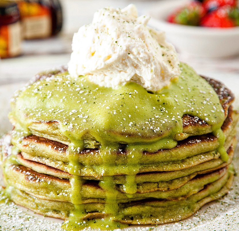 cloqu2's tweet image. Chef Bea at Bea Bea's has been warming the tummies of her local #LA community with mouthwatering #breakfast foods, including her much-lauded Green Tea Monster, a matcha green tea pancakes.

source/ beabeas.com

Follow us on 👉🏻👉🏼👉🏽👉🏾👉🏿 @cloqu2