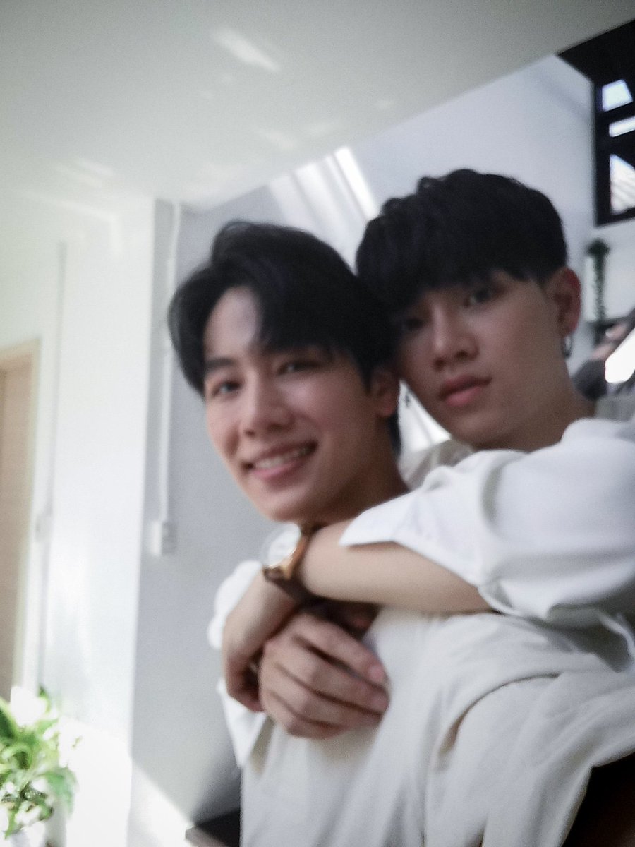 wanaratay's tweet photo. good morning to my favorite people in the whole world 💗♥️💕💘💝💖💗💓💞 https://t.co/bHUGVo0wug