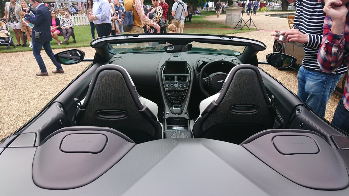 ocrossborder's tweet photo. Aston Martin DBS Volante
#concours2020 #concoursofelegance #HamptonCourtPalace #classiccar #astonmartin #dbs #volante #privatewealth #privateclient #familyoffice #startodaysecuretomorrow #oliviacrossborder https://t.co/oqphhEWDKh