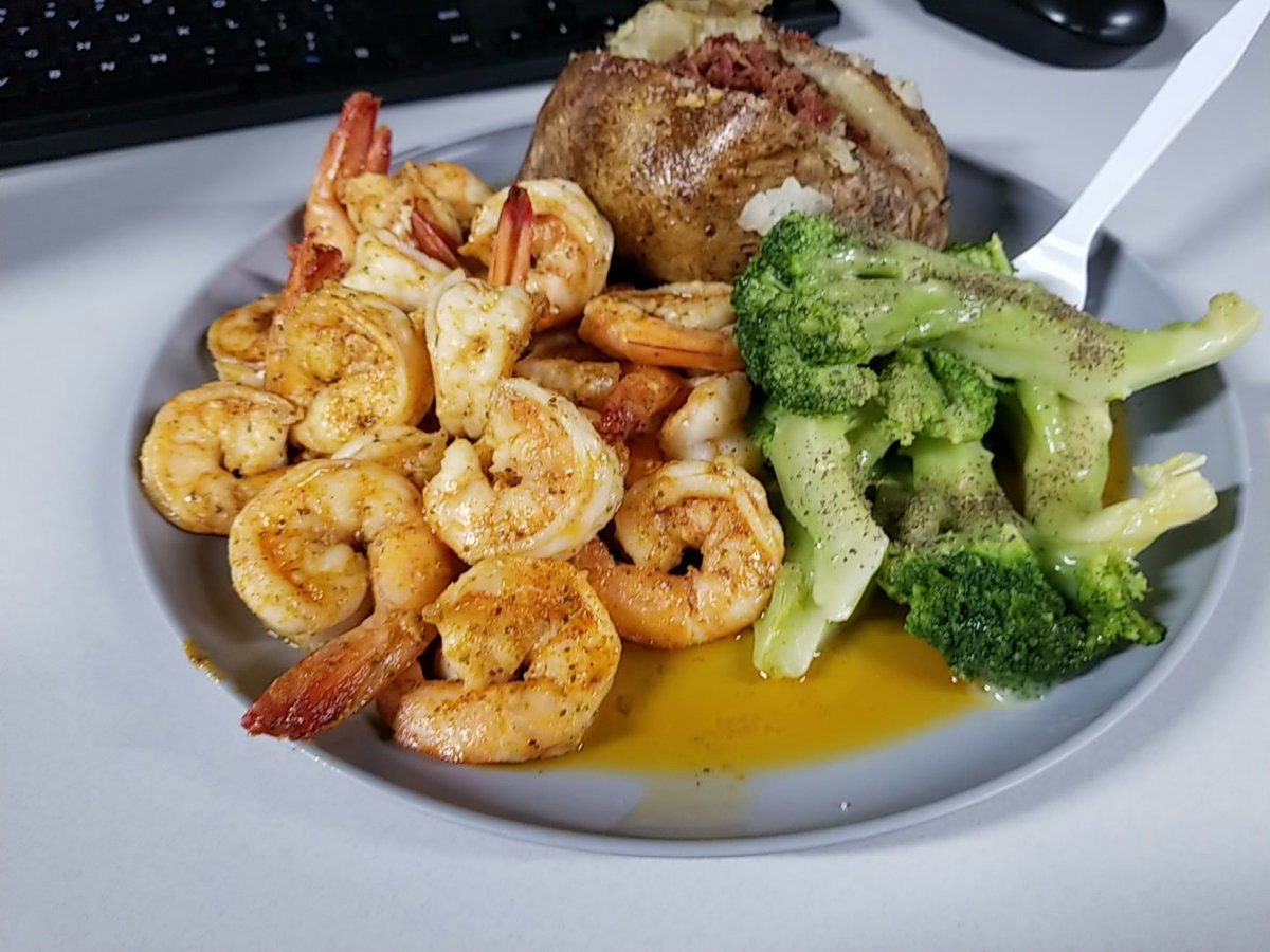 josh_aslinger's tweet photo. #WorkSupper https://t.co/ZC1leW9HPn