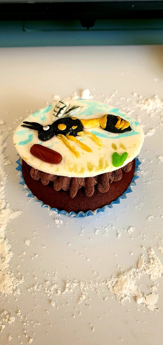 AloraC99's tweet photo. I was a little bored and made up a little #muddauberwasp #sceliphron during the #TSBakeOff. Not enough known about these little guys but hey they'repretty rad! @LizyLowe https://t.co/mUvepfbdNT