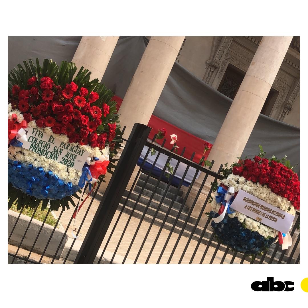 PaisReves's tweet photo. La guerra de infocus ya fue, coronas de flores ahora el tema 🤣
Parawhy, no lo entenderías. https://t.co/yJtippE5Dw