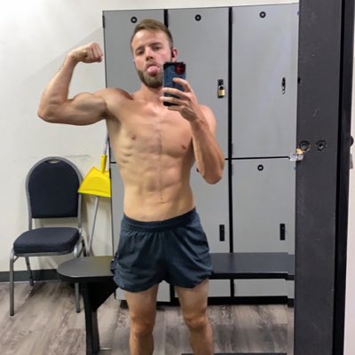 Tyler_Simon106's tweet photo. #NewProfilePic https://t.co/5YbjO8qhh7