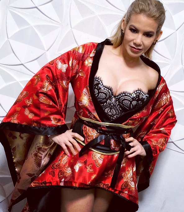 Is Halloween going to be a thing this year? Everyone&rsquo;s mask game should be on point 🤓😷❤️😁 https://t.<a href="/tag/b%C3%B6%C3%B6bs"class="tags"><span>#b&ouml;&ouml;bs</span></a>