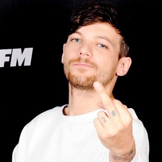 I vote Louis Tomlinson ( @Louis_Tomlinson) for  #ArtistoftheSummer -  @965TDY