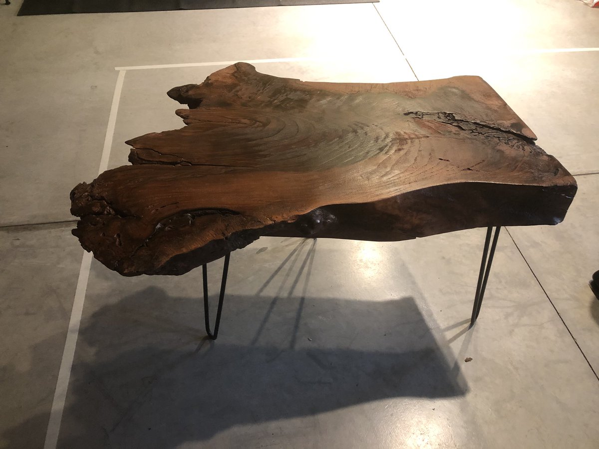 lilbadsnacks's tweet image. I went furniture shopping the other day and saw a live/edge coffee table for $252 and I was like “fuck this I can make a coffee table for way less” so here is the coffee table I made on $75 worth of materials 🙂
