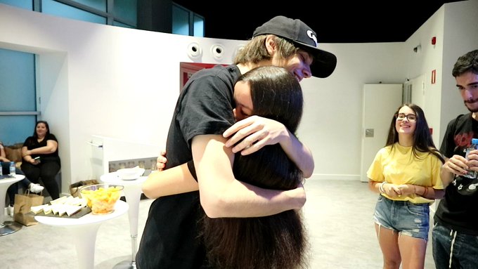 iDazaiHot's tweet photo. Ya verán que si va a suceder ❤

                🕯     🕯
       🕯      Todos    🕯
                Vamos a 
    🕯      conocer y    🕯
               Abrazar a 
       🕯        Rub      🕯
                🕯     🕯
#RubiusGraciasPorTodo https://t.co/vOSI8YovZx