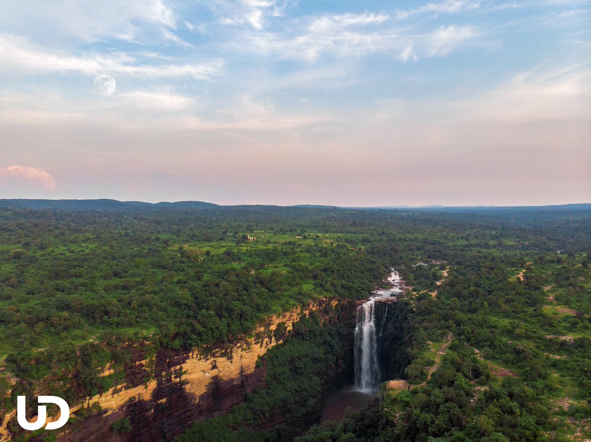 theudindia's tweet photo. That beautiful evening at the most beautiful place in kaimur, Telhar kund waterfall. The sky was full with colors.
Telhar is the name of a waterfall located in the Kaimur district of Bihar, India. The fall is located close to the origins of Durgavati River. #bihar https://t.co/QYFgdu1JQU
