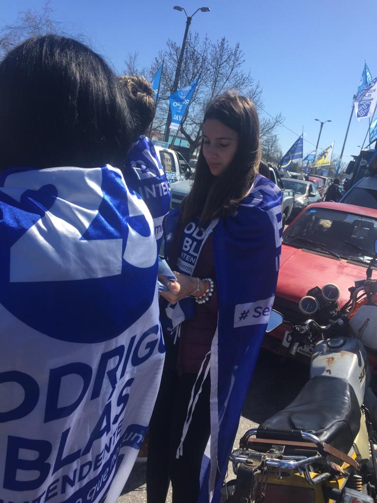 823Lista's tweet photo. Buena jornada en la feria con los compañeros!! Arriba 823💪
#RodrigoIntendente 
#RodigoBlas 
#AmaneceUnNuevoMaldonado 
#albertofigueroaalcalde823 https://t.co/r7LzwHOP6W