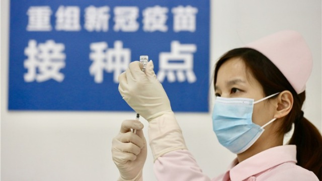 sambad_odisha's tweet image. ଚୀନ୍‌ ଟିକାର ଚୂଡ଼ାନ୍ତ ପରୀକ୍ଷଣରେ ୫୦ ହଜାର ସ୍ବେଚ୍ଛାସେବୀ
୧୦ ରାଷ୍ଟ୍ରରେ ଚାଲିଛି ପରୀକ୍ଷା

sambad.in/india-and-beyo…

#CoronavirusVaccine #FinalTest  #China #Sambad