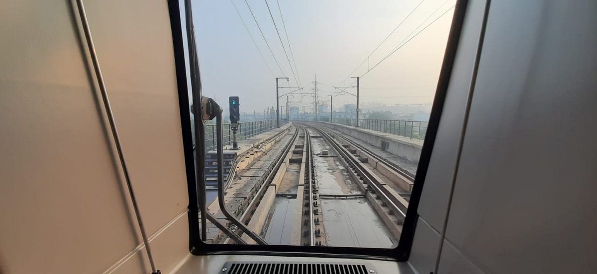 OfficialDMRC's tweet photo. Early morning photos from the Yellow Line today! Travel only if needed. #MetroBackOnTrack https://t.co/90UnRn54Bz
