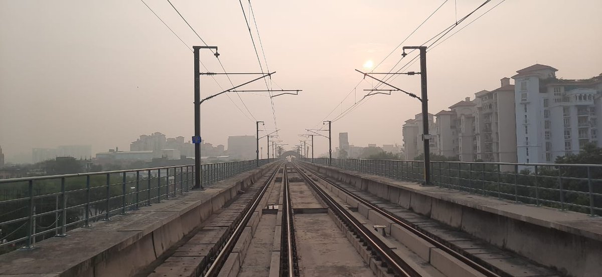 OfficialDMRC's tweet photo. Early morning photos from the Yellow Line today! Travel only if needed. #MetroBackOnTrack https://t.co/90UnRn54Bz