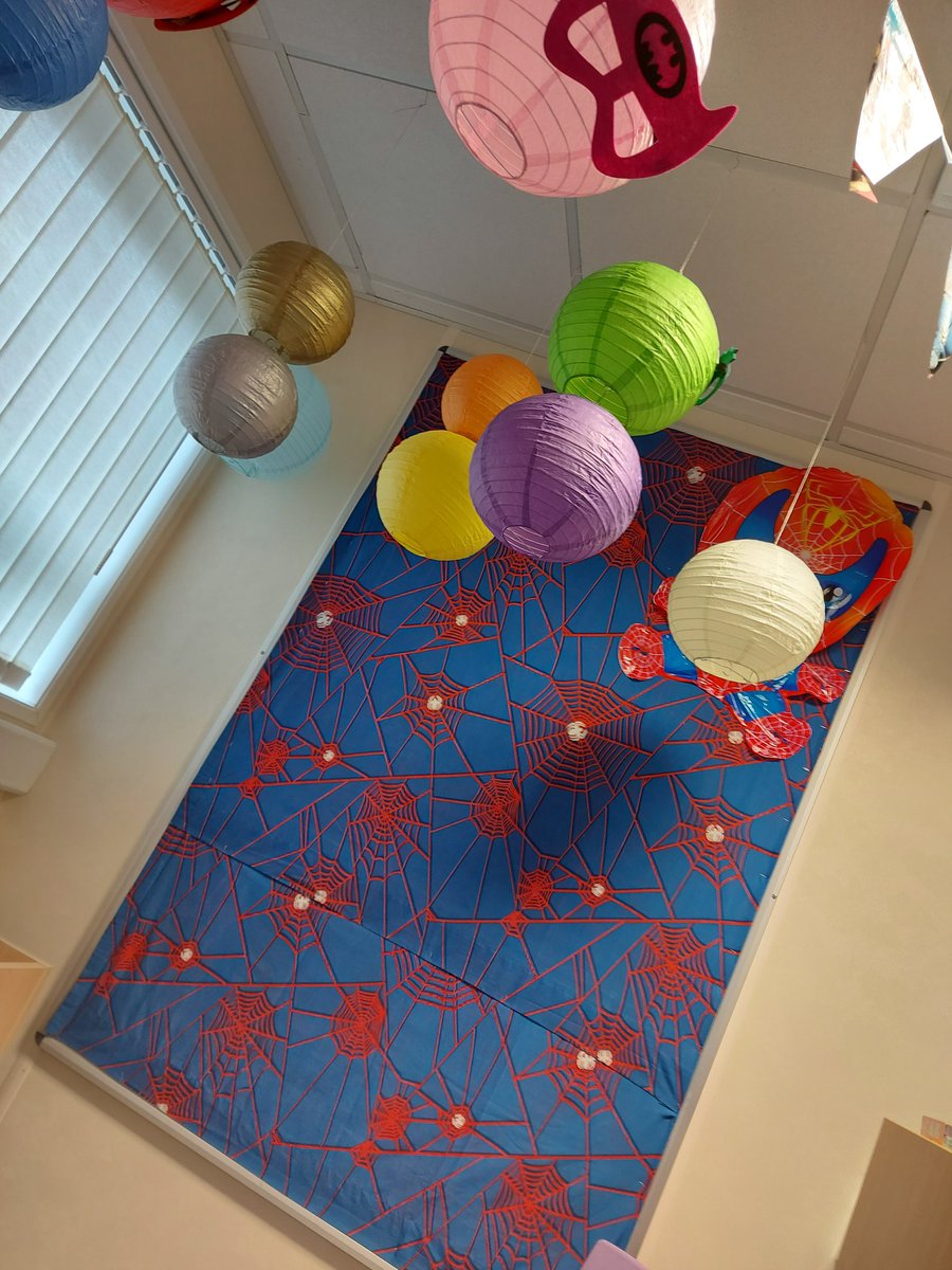 ThorpMiss's tweet photo. Ready and waiting for you all to come back. Bring those suoer powers with you!
#mpseyfs #eyfs #superhero #BackToSchool2020 https://t.co/lyNeG498Yq