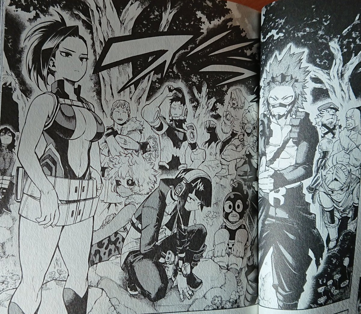 やっほー Pa Twitter Wj40 ヒロアカ 今回の扉絵 259話や263話での絵と対比になってるのが辛い この時点では少しビビってるキャラがいながらも やるぞ って感じなのに 今回の2話の扉絵は全員 絶望 の表情だもんな