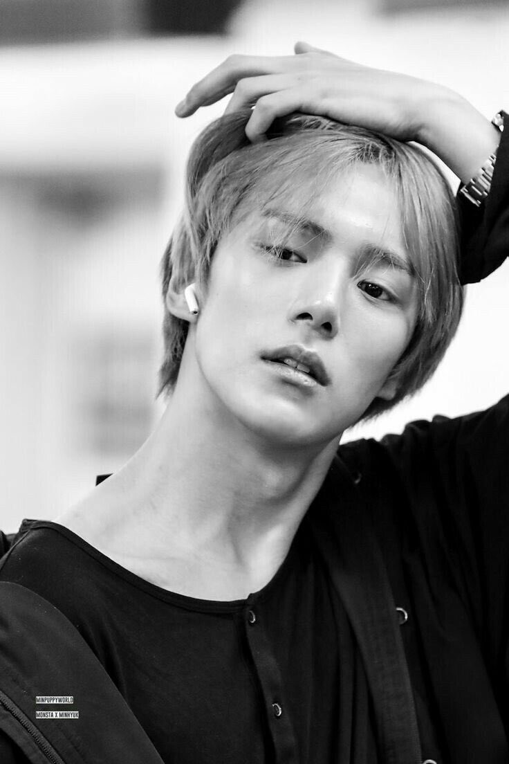 When people always think about minhyuk as cute puppy only, here’s a thread of Minhyuk is naturally a God visual: