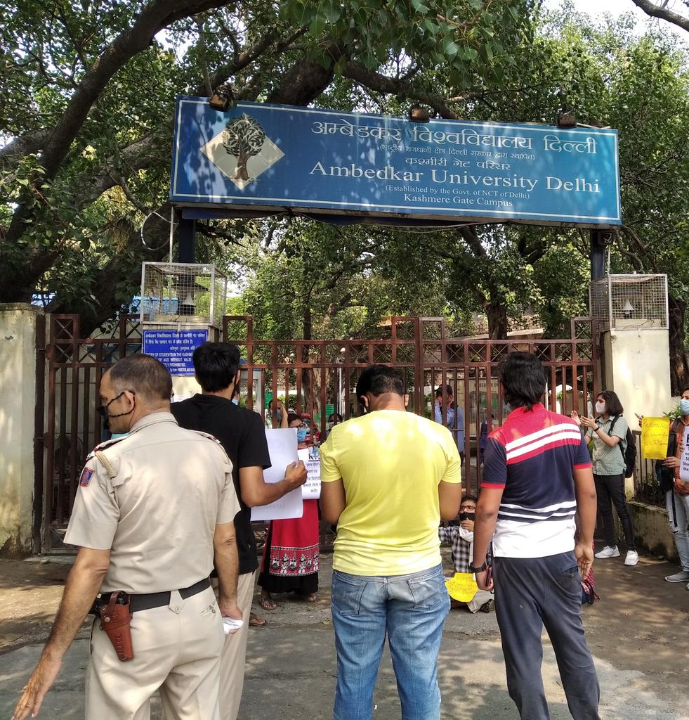 SfiDelhi's tweet photo. SFI AUD Protested at Ambedkar University Delhi against scraping of fee waiver of SC/ST/PWD students.
Caste Discrimination will not be tolerated!
#HighFeesForWhat
#BoycottHighFees
#NotInAmbedkarsName
#UpholdSCSTPWDFeeWaiver
@SfiAud @SFI_CEC https://t.co/F5Kab3ZfJe