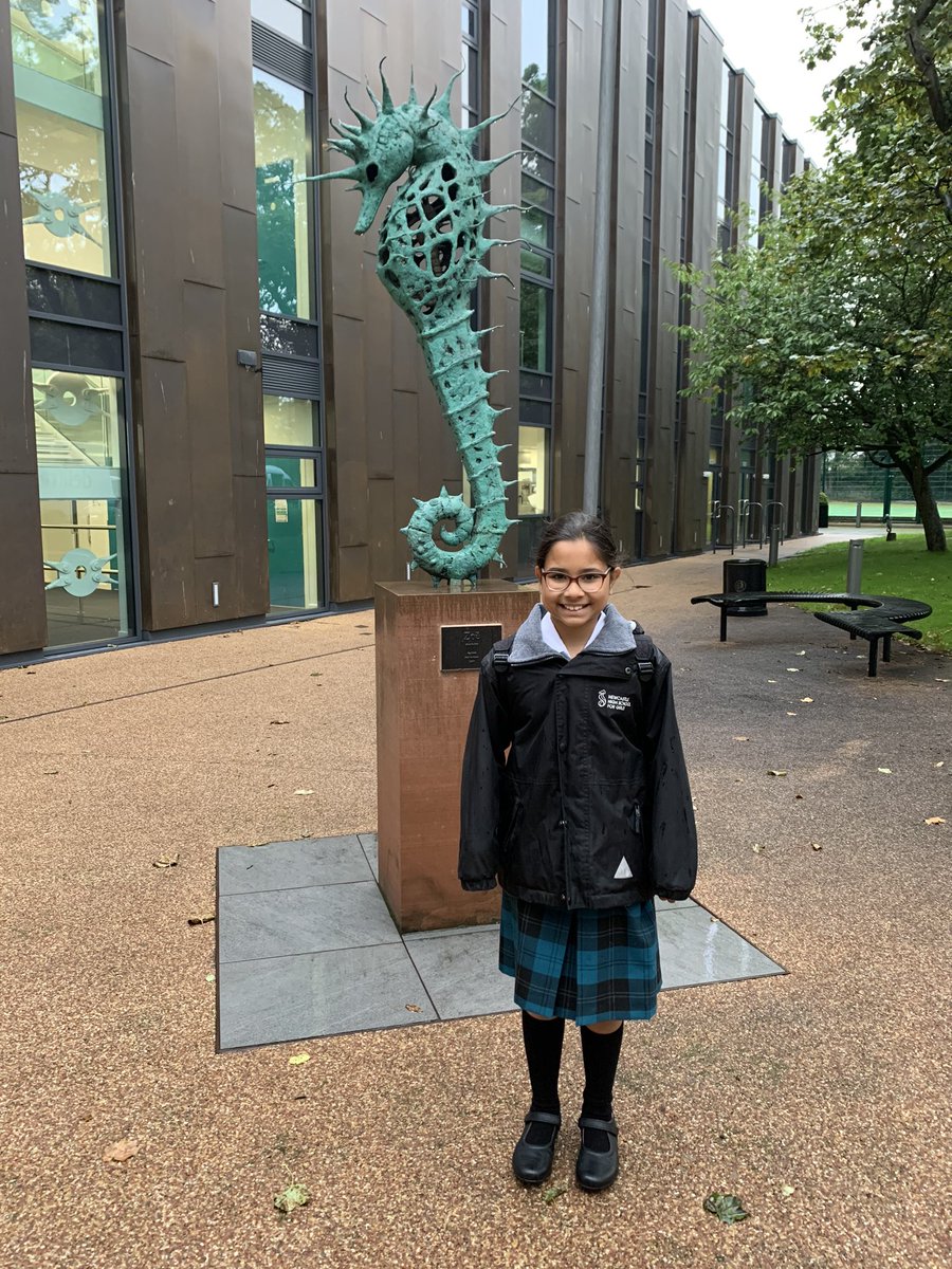 neetdang's tweet photo. @NewcastleHigh @NHSGJnrHead @NHSGuks2 #day1ofyear6 #thisgirlcan #bringiton 🙌🏽 pic with blazer, till we realised how wet it was 💦 https://t.co/aV3scnXU6F