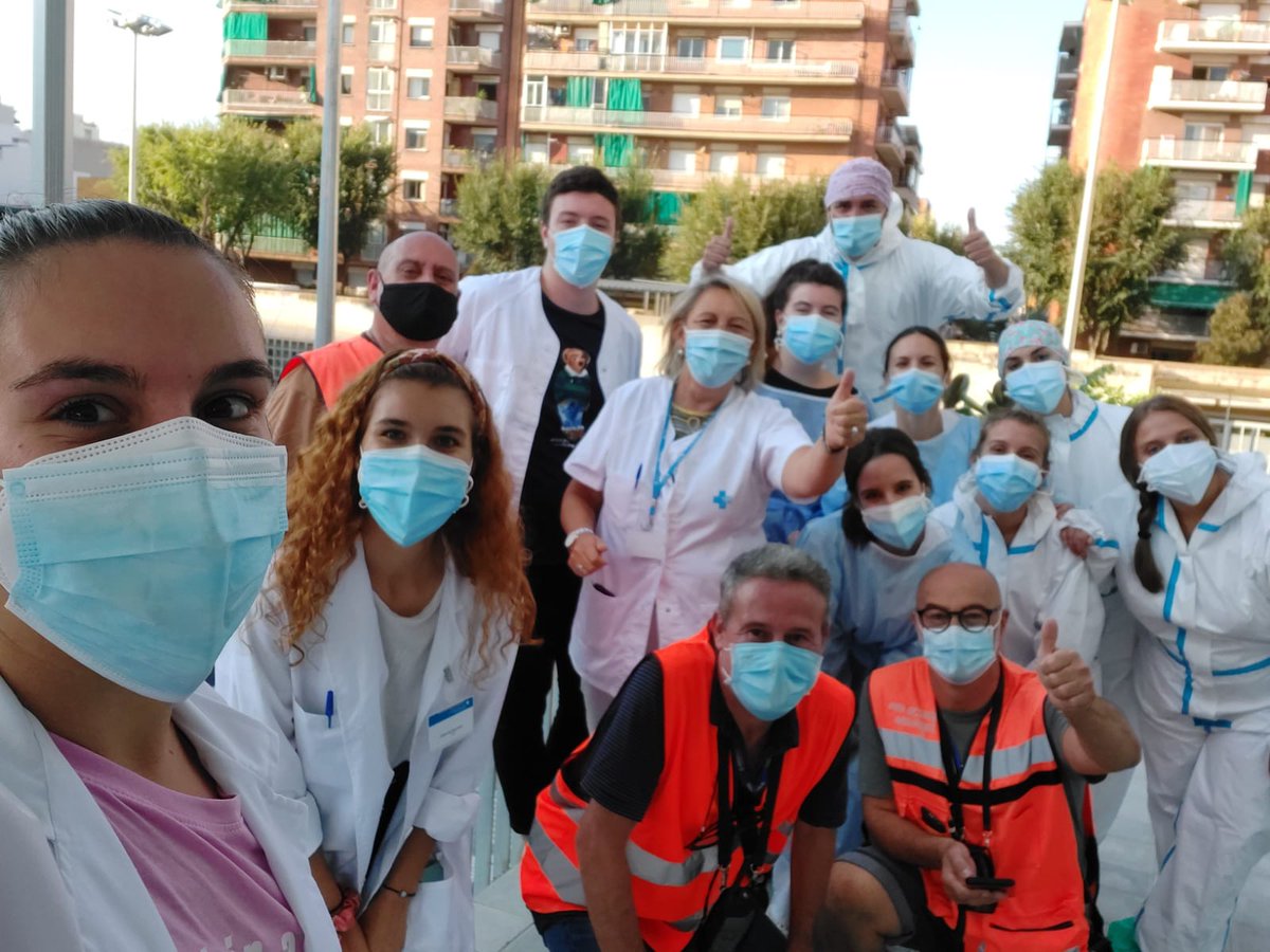 apicsmetronord's tweet photo. Divendres va finalitzar la tasca del dispositiu per a realització de cribratge comunitari al #CAPLlefià i #CAPGranSol #Badalona.
Gràcies als professionals i voluntaris @AVPC_Badalona @AjBadalona @SalutBDN @Emergencies_BDN i la col·laboració dels veïns. https://t.co/tvcT6LcTeh