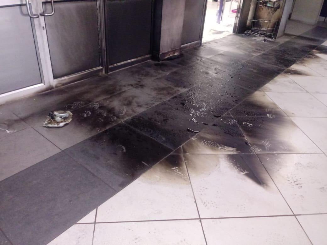 Abramjee's tweet photo. Clicks Witbank petrol bombed. https://t.co/XF07POyMET