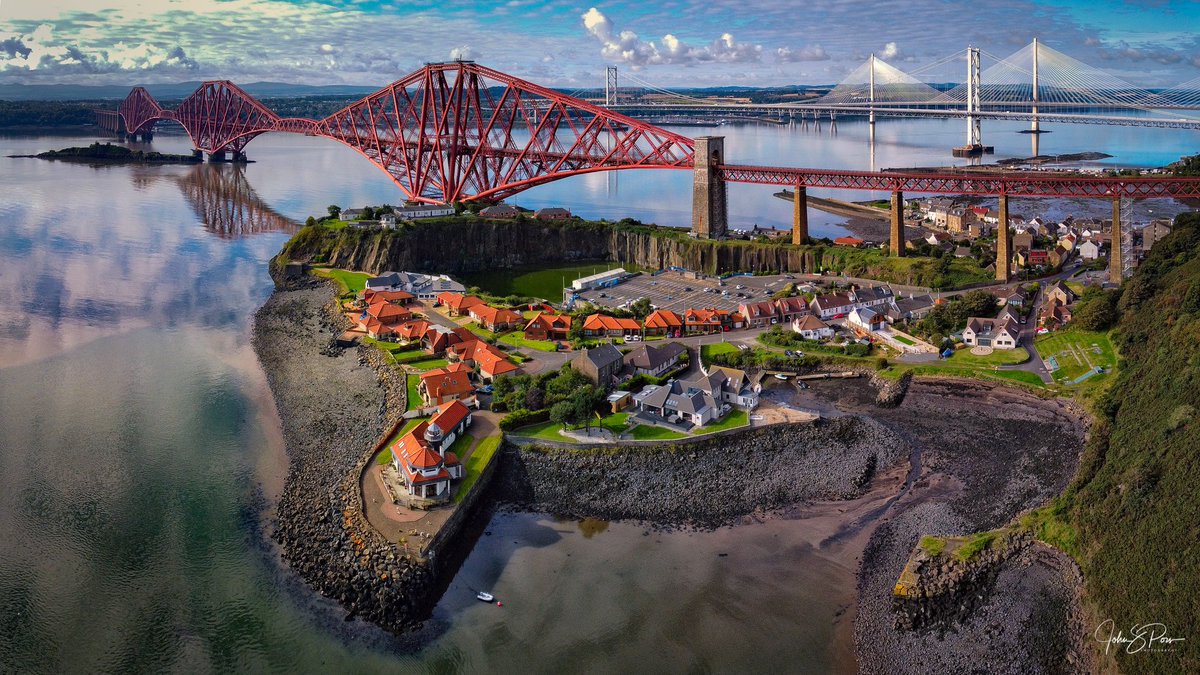 Johnpow1's tweet photo. The Forth Bridge towering over North Queensferry yesterday morning. https://t.co/P3ZKhOcBZC