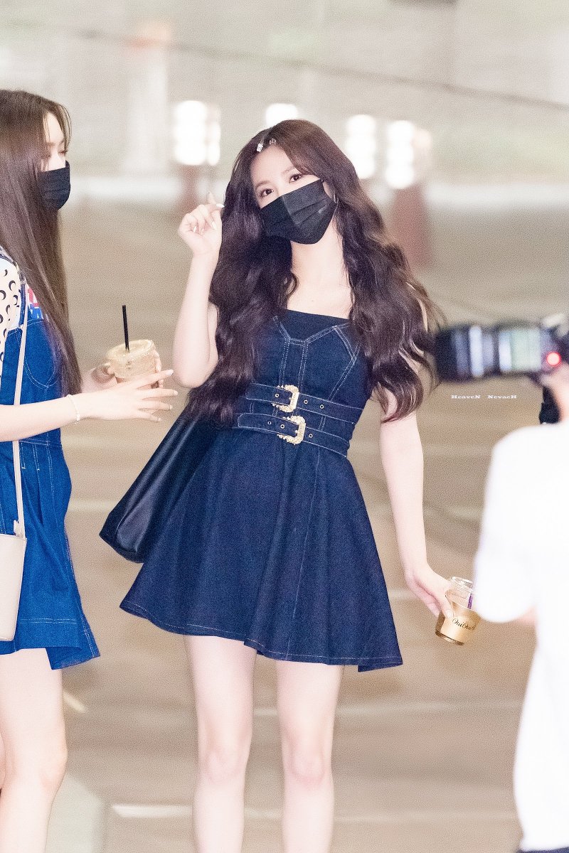CB_NevaeH's tweet photo. 200902 쇼챔피언

#CherryBullet #체리블렛 #JIWON #지원 https://t.co/fh4Ob5d8fi