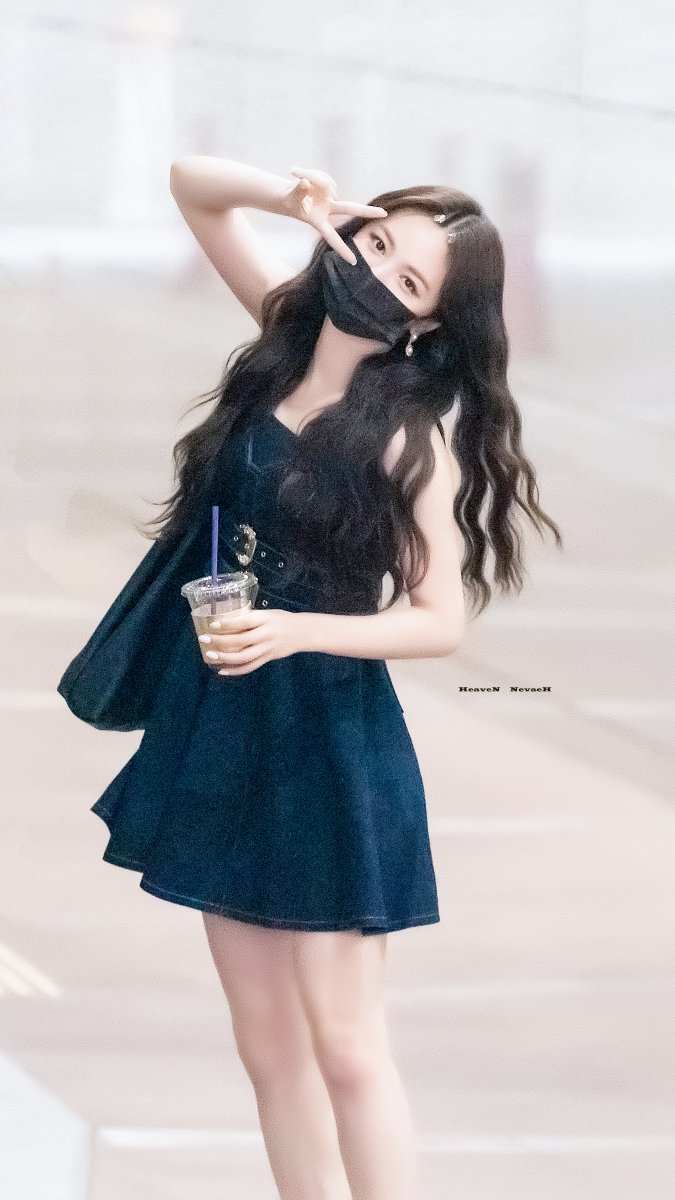 CB_NevaeH's tweet photo. 200902 쇼챔피언

#CherryBullet #체리블렛 #JIWON #지원 https://t.co/fh4Ob5d8fi
