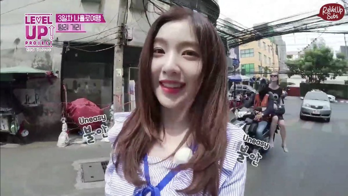baeju_bunny's tweet photo. ใครจะคิดว่าอย่างเบไอรีนจะเจอได้ตามฟุตบาทประเทดไทยพร้อมสายไฟรุงรัง https://t.co/2EfaDbyRzv