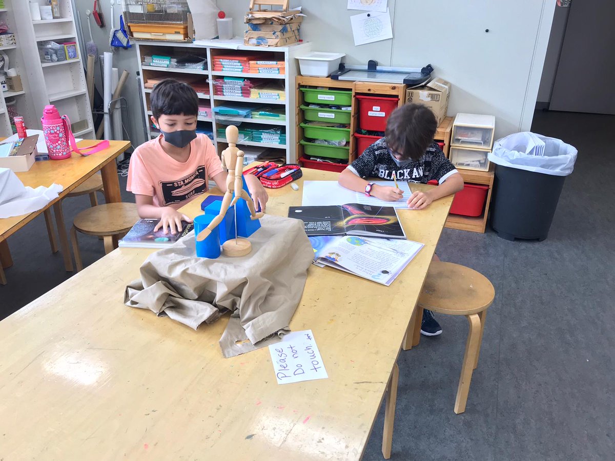MontessoriTokyo's tweet photo. Back to school, and making great use of all available spaces #WeAreMST #MSTresponsibility #MSTteamwork #MSTrespect https://t.co/TDhT8506OI