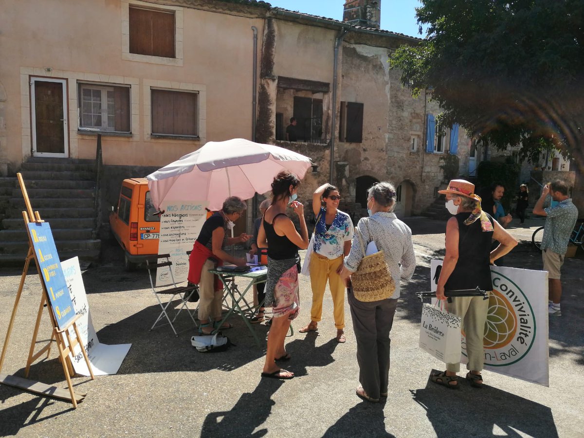 CARI_ONG's tweet photo. Le @CARI_ONG masqué mais bien présent à la journée des associations de #ViolsleFort samedi 5 septembre😷🌼☀️ https://t.co/uICUKL1gGN