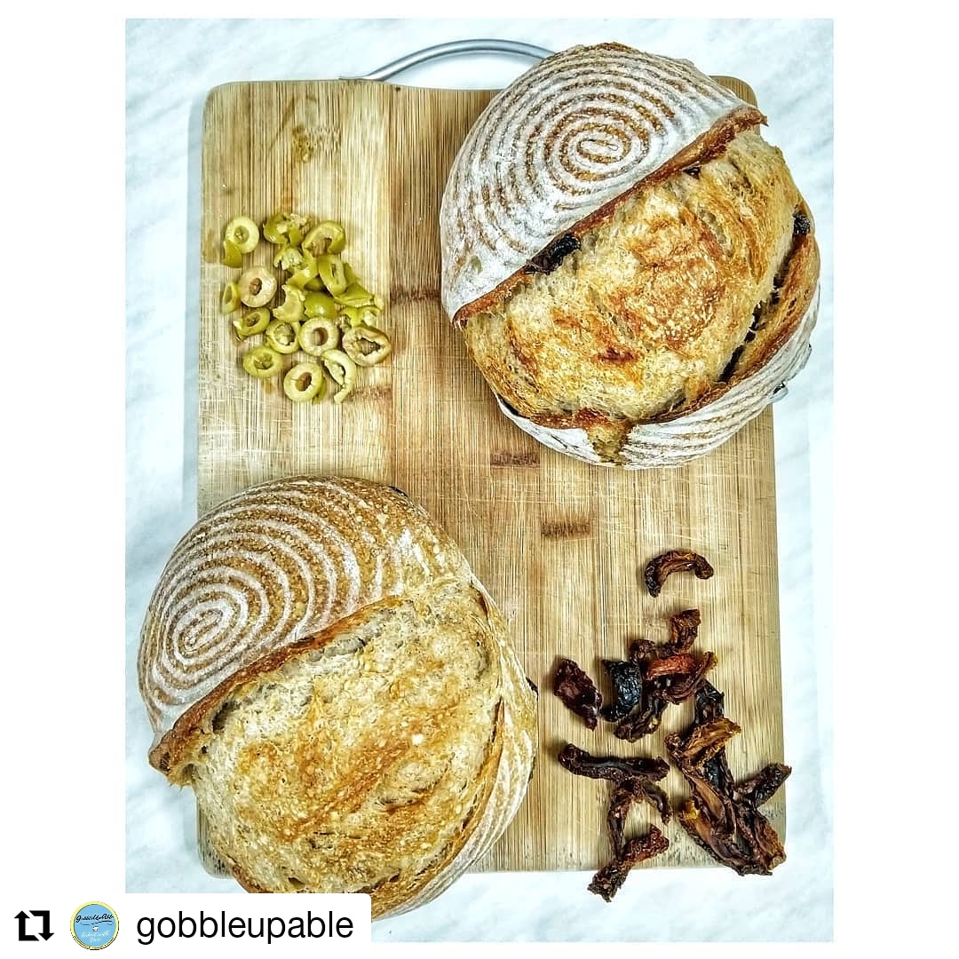 Fresh Bakes @GobbleUpAble .Sundried Tomato Olive Sourdough-get yours @swiggy_in @zomatoin 

#fresh #bakes #foodie #aromas #Olive #Sundriedtomato #Italiantwist #Sourdough #naturallyleavened #noyeast #enjoylife #FoodForThought #Mumbai 
@TwitterFood @fasefoodie @thefbai