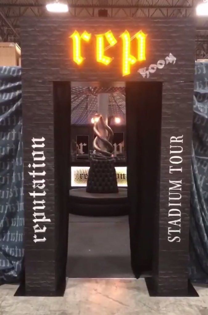 tswifttheman15's tweet photo. Every single person DREAMs to come here ever!
@taylorswift13 @taylornation13 #TaylorSwift #reputationtour #reproom https://t.co/cetoo0z8zU