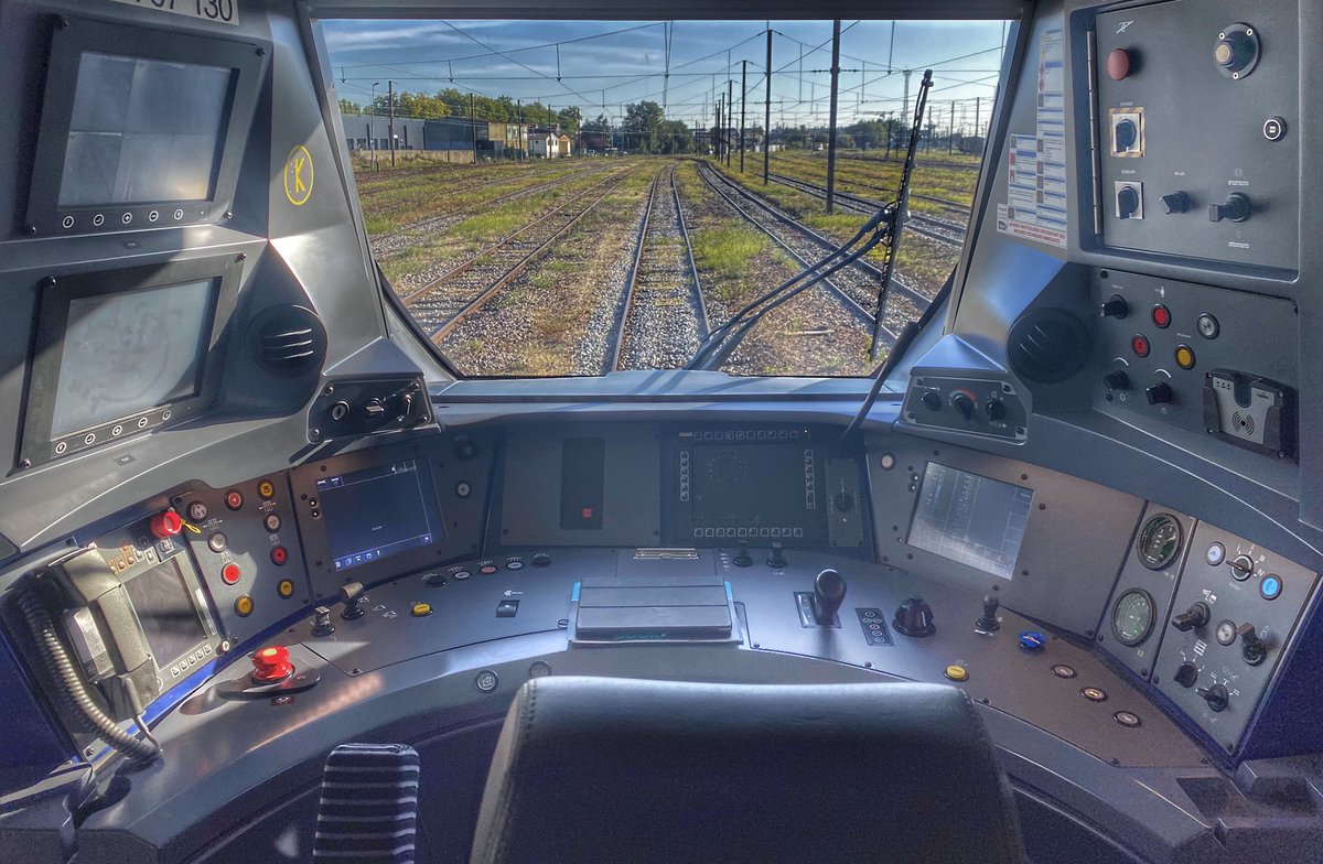 damien1504's tweet photo. Photo de mon bureau ๐โบ๏ธ
Bonne semaine ๐๐ผ๐ โ๏ธ
#train #phototrain #Trainspotting https://t.co/cbb9YwGZiL