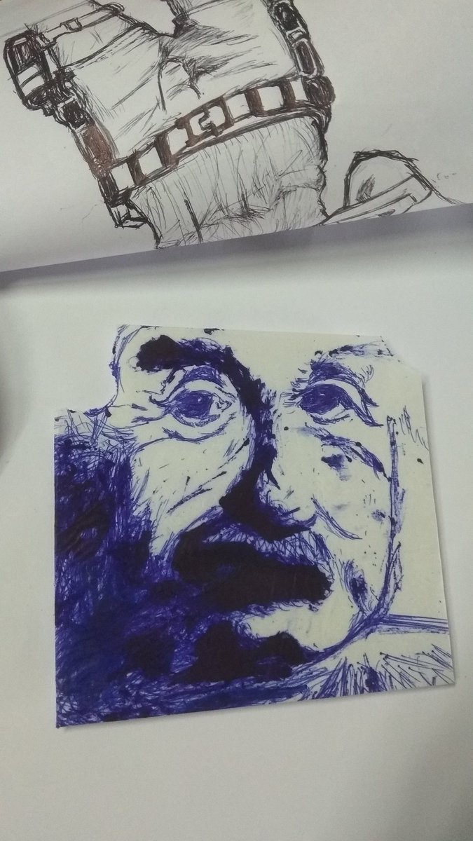 7_er07's tweet image. This is wat we (me and @Ravikir54613352) do in the EMT class when there is no need for a pen.
#college #BackToSchool2020 #EMTclass