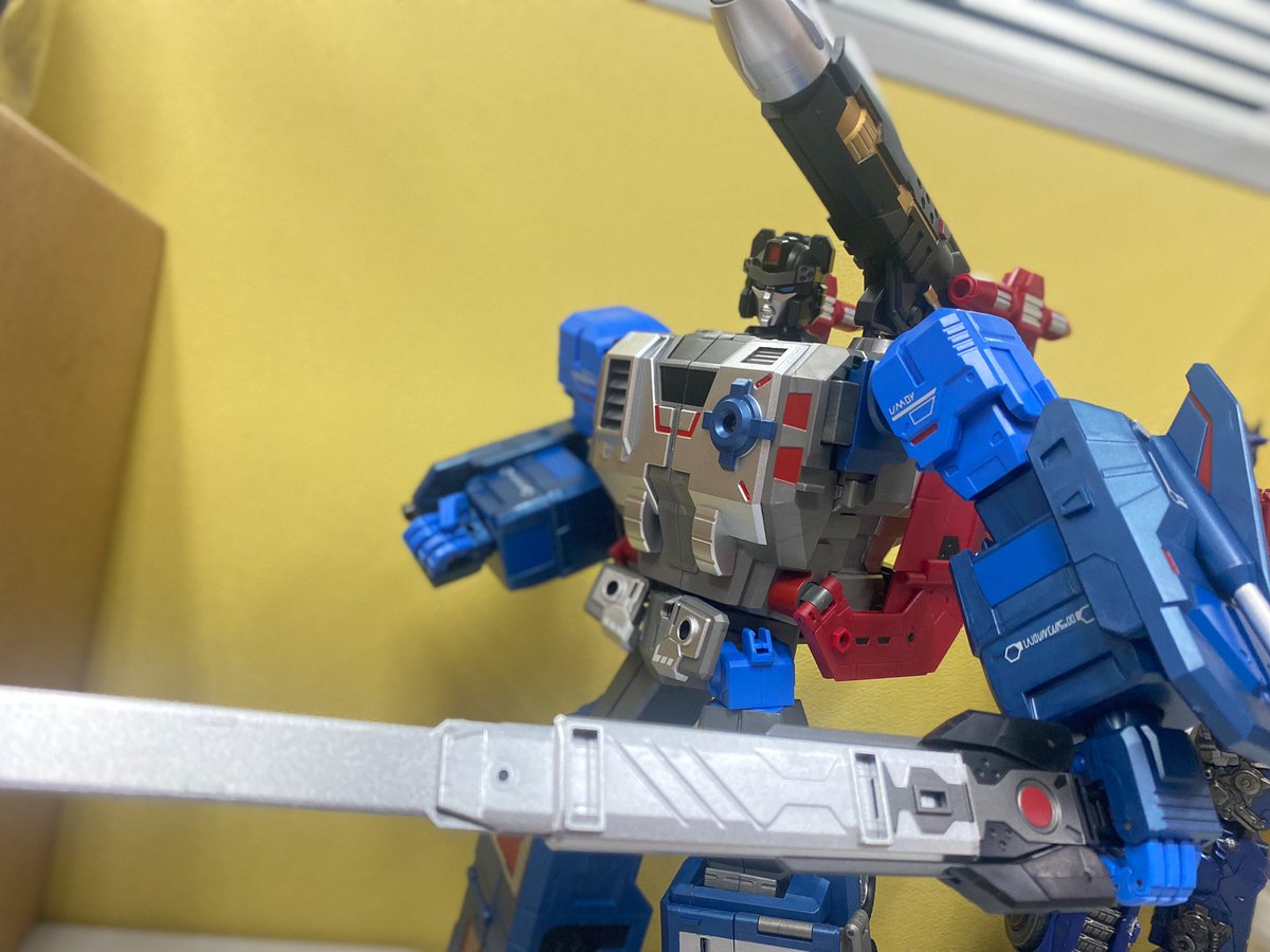 Chiman0123's tweet photo. 為合體而買，單體鬆散完全唔合格！
#transformers #thirdpartytransformers  #fanshobby #mb11 #godarmor #godbomber #optimusprime #powermaster #masterforce #ginrai #godginrai https://t.co/6QsxRyyp8Z
