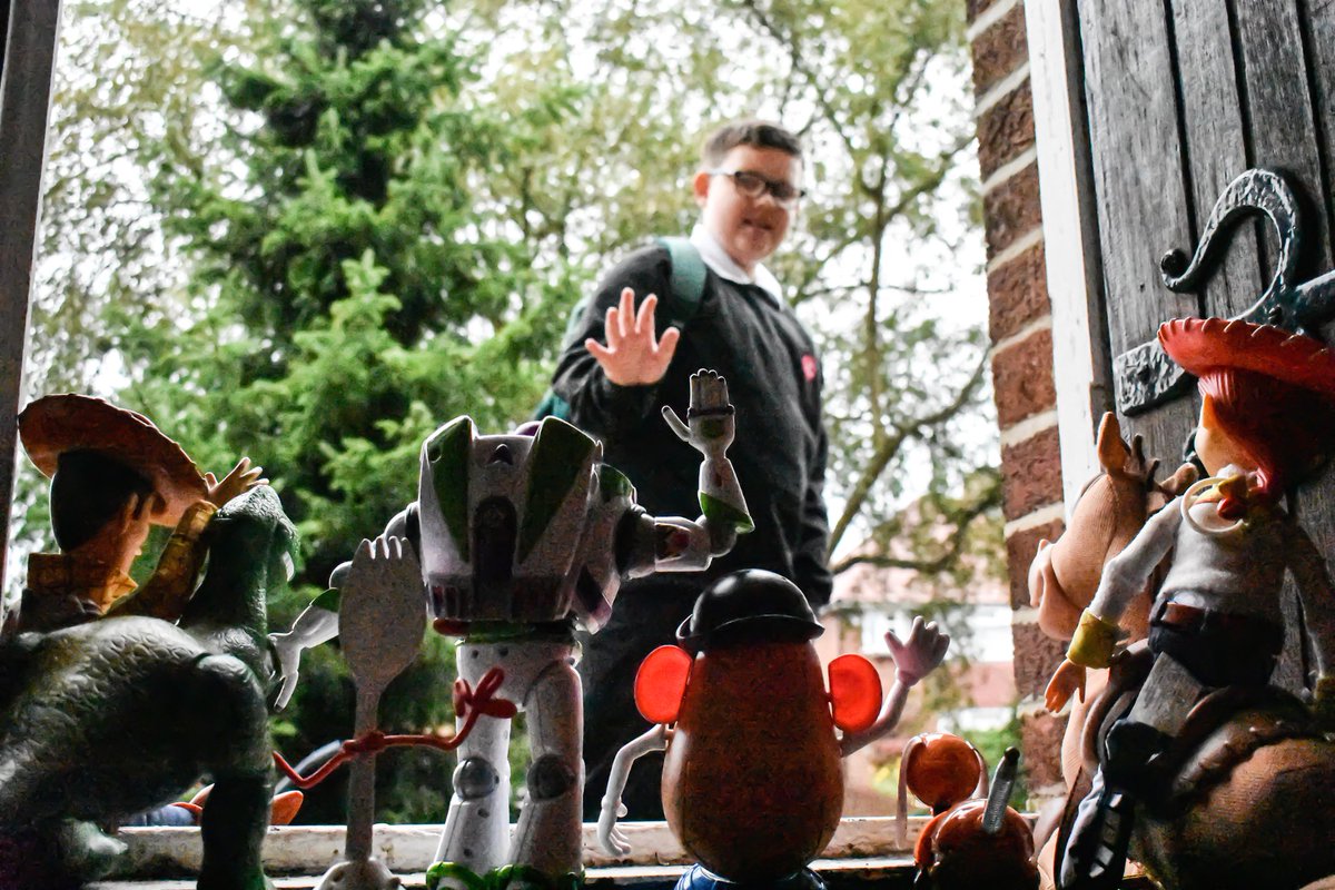JH90Photography's tweet photo. "Bye, Jake!"

That's Jake off to Secondary School this morning, starting Year 7. 

Have a great day, mate. 💙

(Thanks to Sean Donnelly for the inspiration behind this photo)

#firstday #firstdayofschool #firstdaybacktoschool #firstdaysecondaryschool #derby @derbyshire_live https://t.co/gxqRXQuvDN