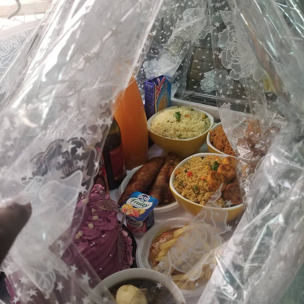nibblesoups's tweet image. Peep into our food tray, it&apos;s so affordable 
Breakfast or Lunch
Send US a message today!

#justnibblesfoods #justnibblesoups #chefjummy #nibblesoups #dishesbychefnibbles #foodtray #bachelors #turkey #friedrice #food #lagoschef #jollofrice #Nigeria #MondayMotivation #BigBrother