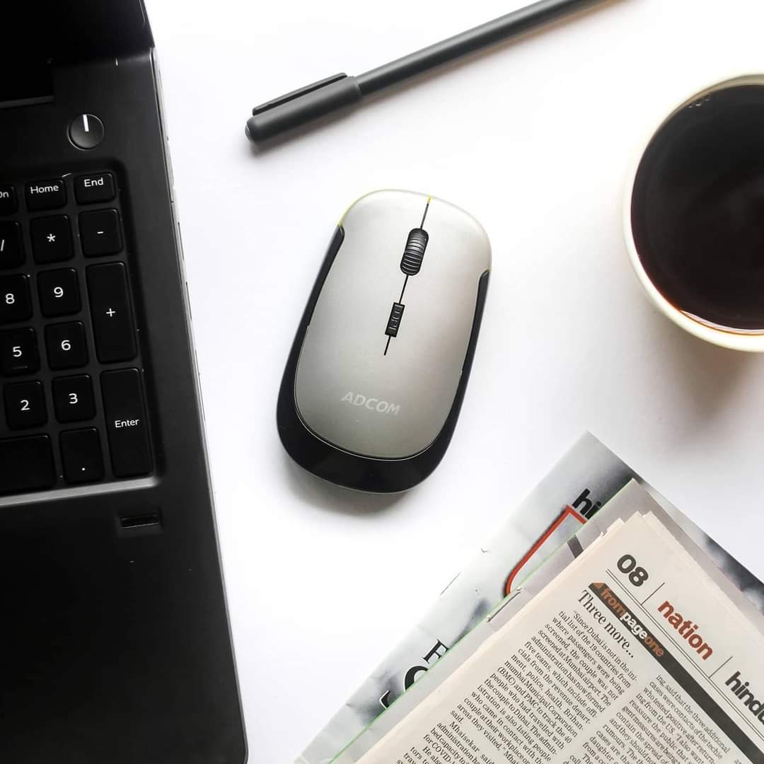 Adcom_India's tweet photo. Our weekend mood is to take minimal lifestyle and flatlay shots.
🖱️: Adcom 4D Slim Wireless Optical Mouse
#AdcomIndia #WorkWithAdcom #GameWithAdcom #AdcomMouse #AffordableEveryday ⚡ https://t.co/mz73l827rU