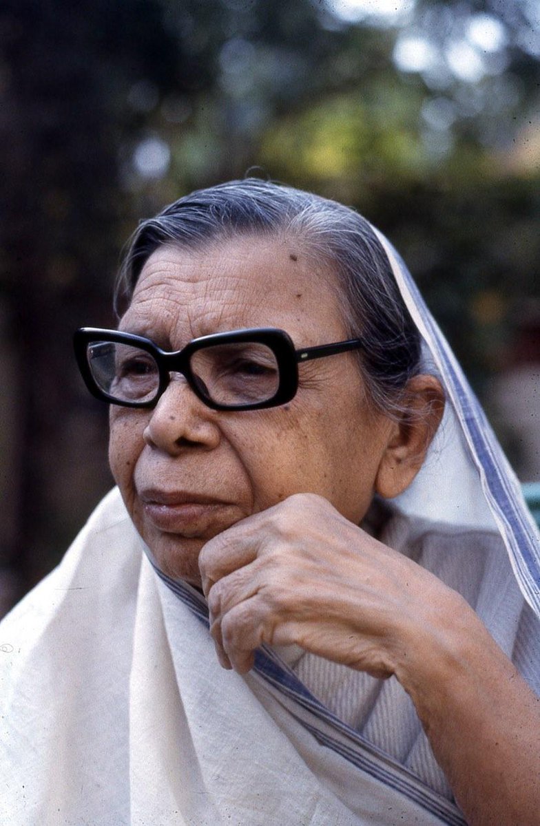 DaakVaak's tweet photo. The many moods of Mahadevi Verma.

Photos by Vimlesh Jaju via Mahima Jaju https://t.co/7CddZi1dxO