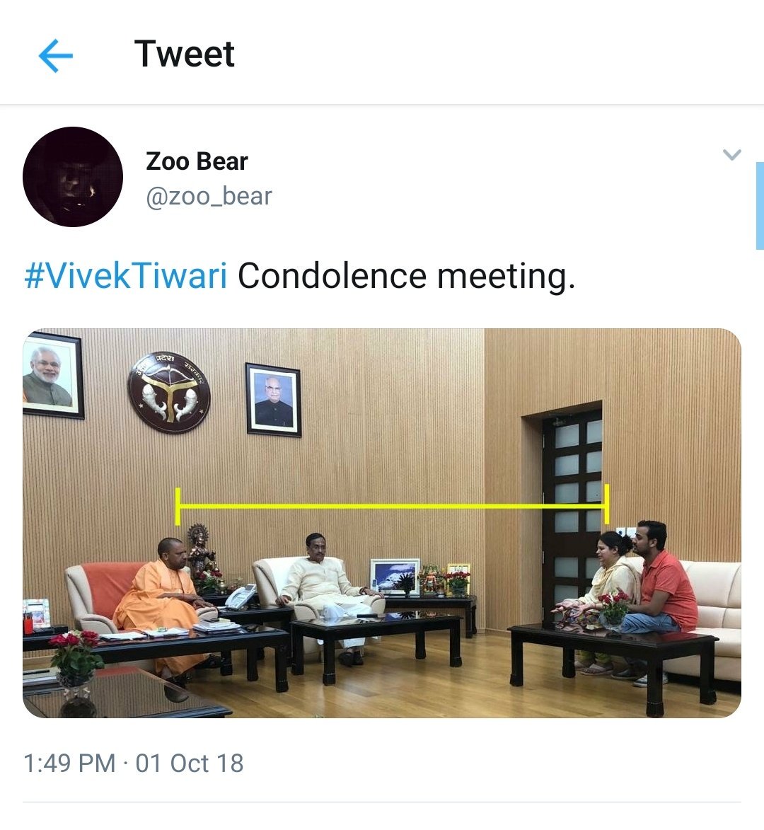 Rasode ka Factchecker  @zoo_bear targeted Yogi Adityanath by using a pic showing how Yogi kept family of Vivek Tiwari at a distance.He didn't show the 2nd pic, because agenda kaise chalta phir?Liberals will tell you Zubair is 'Fighting Misinformation'