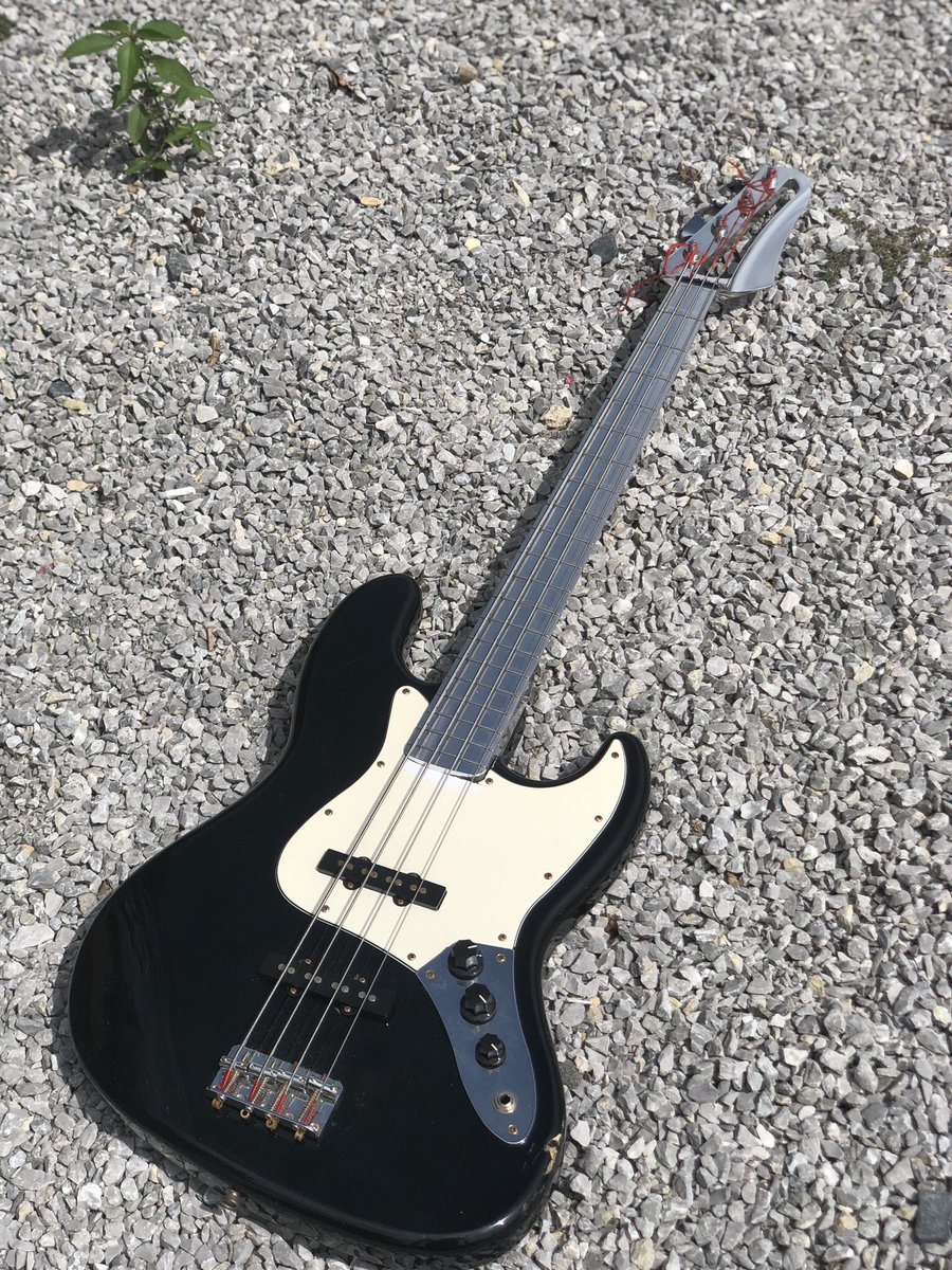 Guitar Boutique Altergear Baguley Guitars ベースアルミネックをジャズベに付けてみました 本当はプレベに付けたかったのは内緒 うちに今なかった ベースにつけた途端 武器感半端ない笑 こちら今はまだ販売してませんが 近日 しかも特価で出し Guitar Boutique Altergear Baguley Guitars ベースアルミネックをジャズベに付けてみました 本当はプレベに付けたかったのは内緒 うちに今なかった ベースにつけた途端 武器感半端ない笑 こちら今はまだ販売してませんが 近日 しかも特価で出し