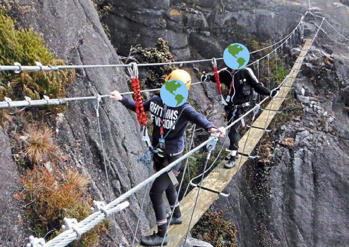 Numero quatro:Oh ya, when the MGs like mau dekat2 alr the peak, what they saw on the ‘Ferrata’, were dead bodies hanging on it. Like along the ferrata and around the area la, DEAD BODIES, tergantung on the Ferrata.(This is a Ferrata at the Kinabalu)
