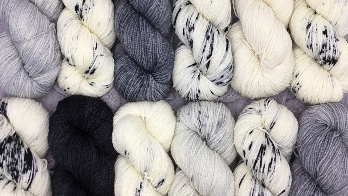 _lolodidit's tweet photo. This is "Carson" inspired by Mr. Carson himself from Downton Abbey! Shown here with several coordinating Tonals. 
#yarn #yarnaddict #yarnhoarder #iloveyarn #lovewool #indiedyed #handdyedyarn #knit #knitting #crochet #crocheting #downtonabbey #mrcarson #Carson https://t.co/XcQevQ1En2