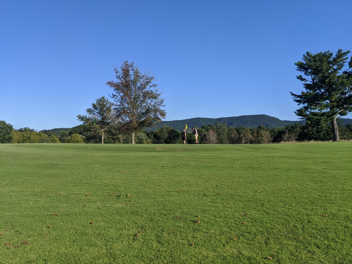 CMSocialMKTG's tweet photo. The beautiful #LambertAcres 🇺🇸 What are you doing this Labor Day Weekend? https://t.co/fBxu0fPX8g