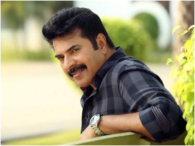 Actress_Sandhya's tweet photo. Happy birthday dear mammukka 🤗😘 @mammukka wishing you fabulous &amp; joyful year!!! ❤️❤️

#HappyBirthdayMammukka https://t.co/Mb3uWYsZmW